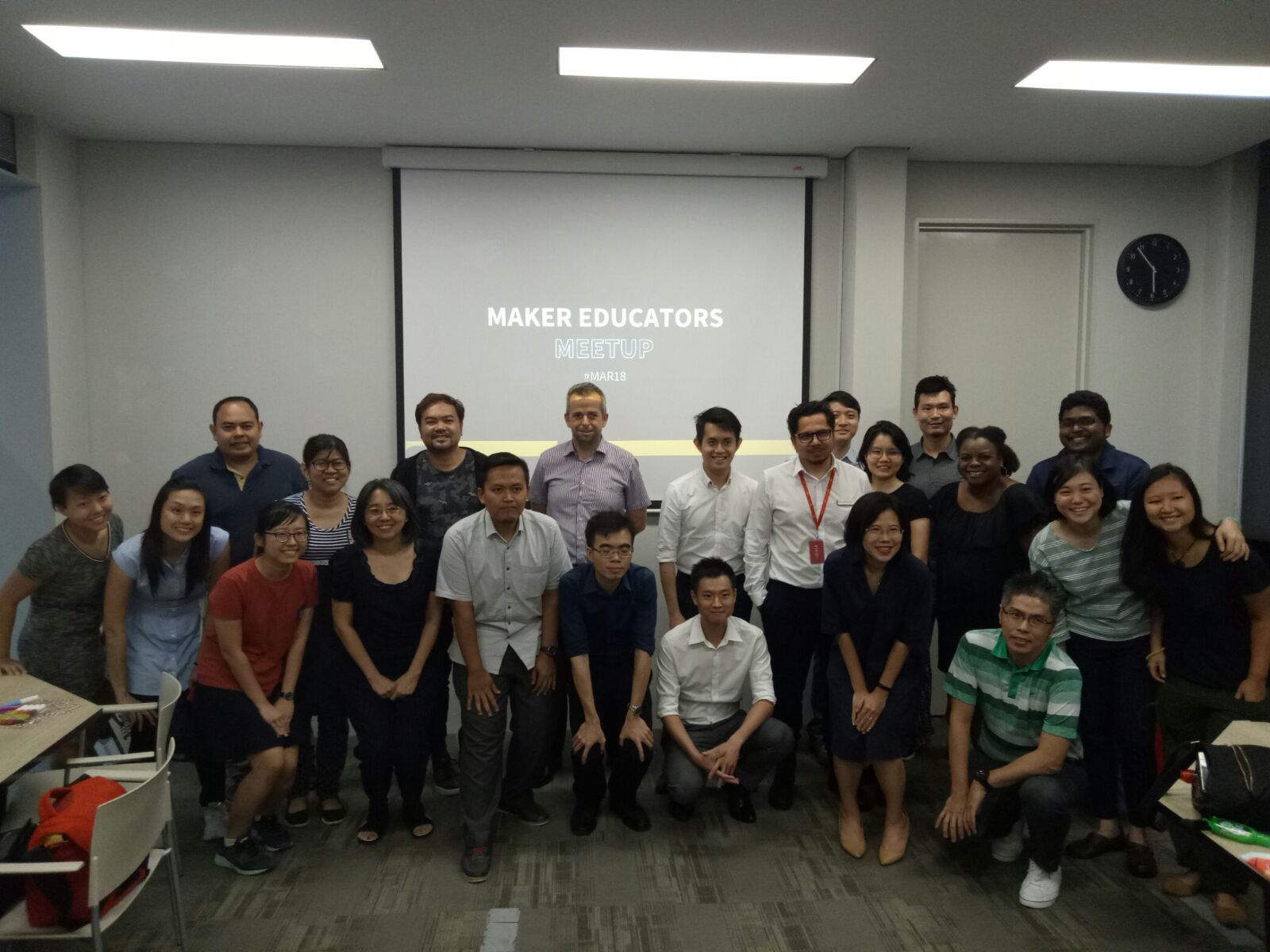 Group photo of educators and Pin Qi at the end of a MakerEd Meetup session hosted by edm8ker and CWSS.